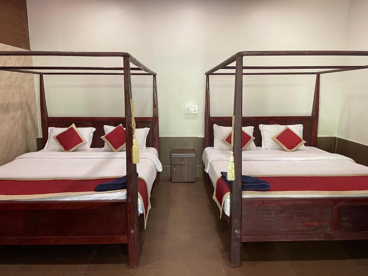 เดอะ ปาล์ม ทรี อายุรเวดิค รีสอร์ต ปัตเนม Hotel Patnem Beach ภายนอก รูปภาพ