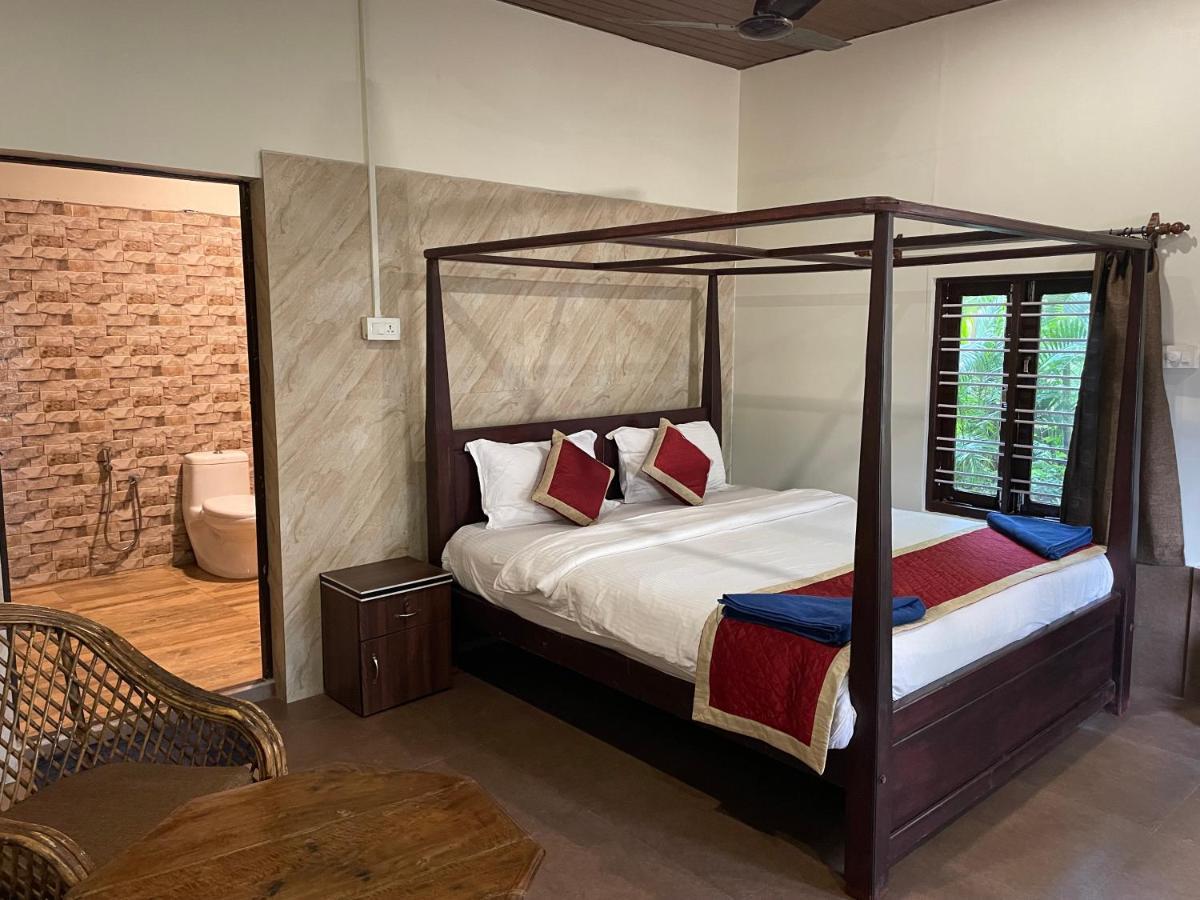 เดอะ ปาล์ม ทรี อายุรเวดิค รีสอร์ต ปัตเนม Hotel Patnem Beach ภายนอก รูปภาพ