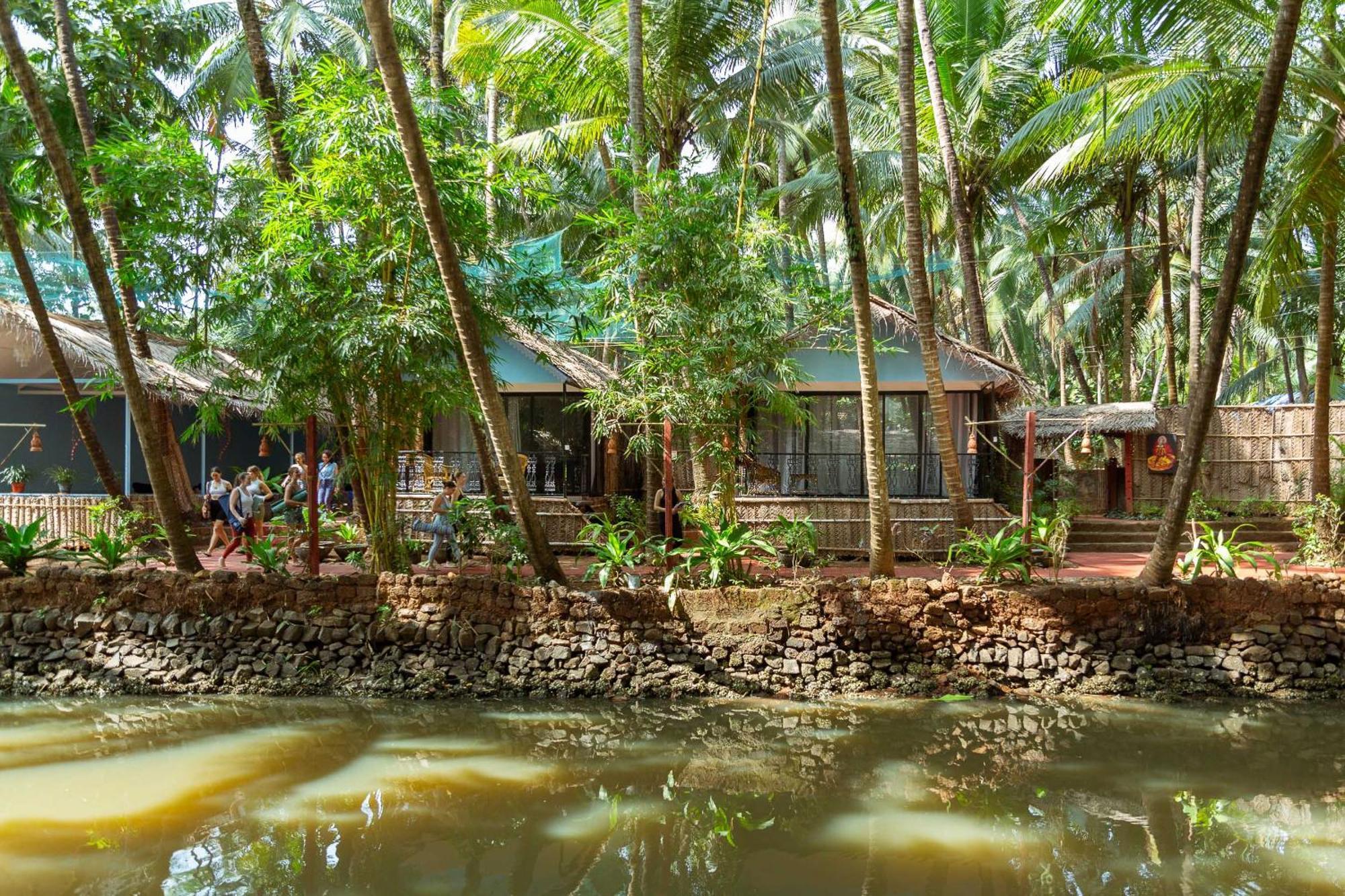 เดอะ ปาล์ม ทรี อายุรเวดิค รีสอร์ต ปัตเนม Hotel Patnem Beach ภายนอก รูปภาพ