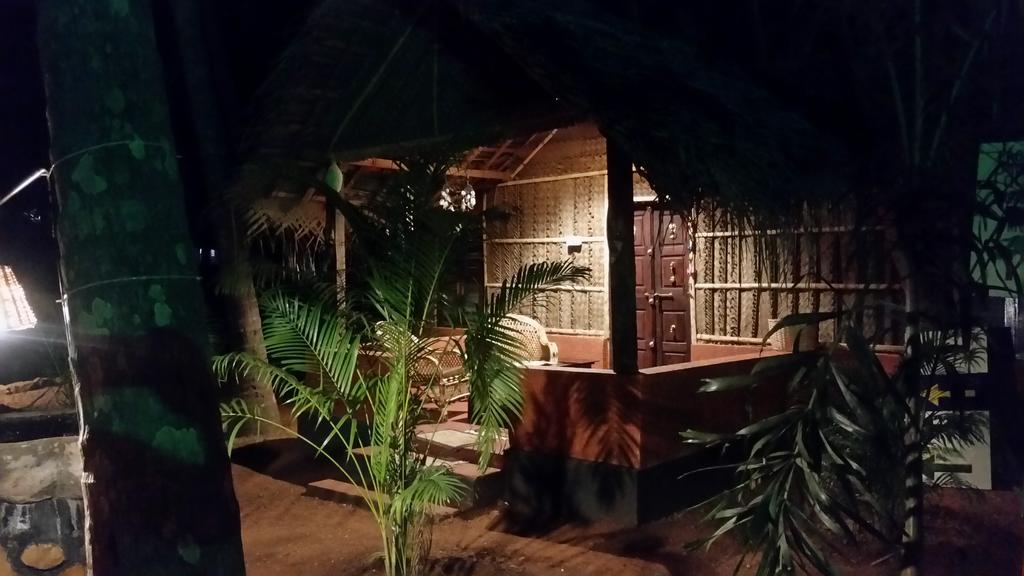 เดอะ ปาล์ม ทรี อายุรเวดิค รีสอร์ต ปัตเนม Hotel Patnem Beach ภายนอก รูปภาพ