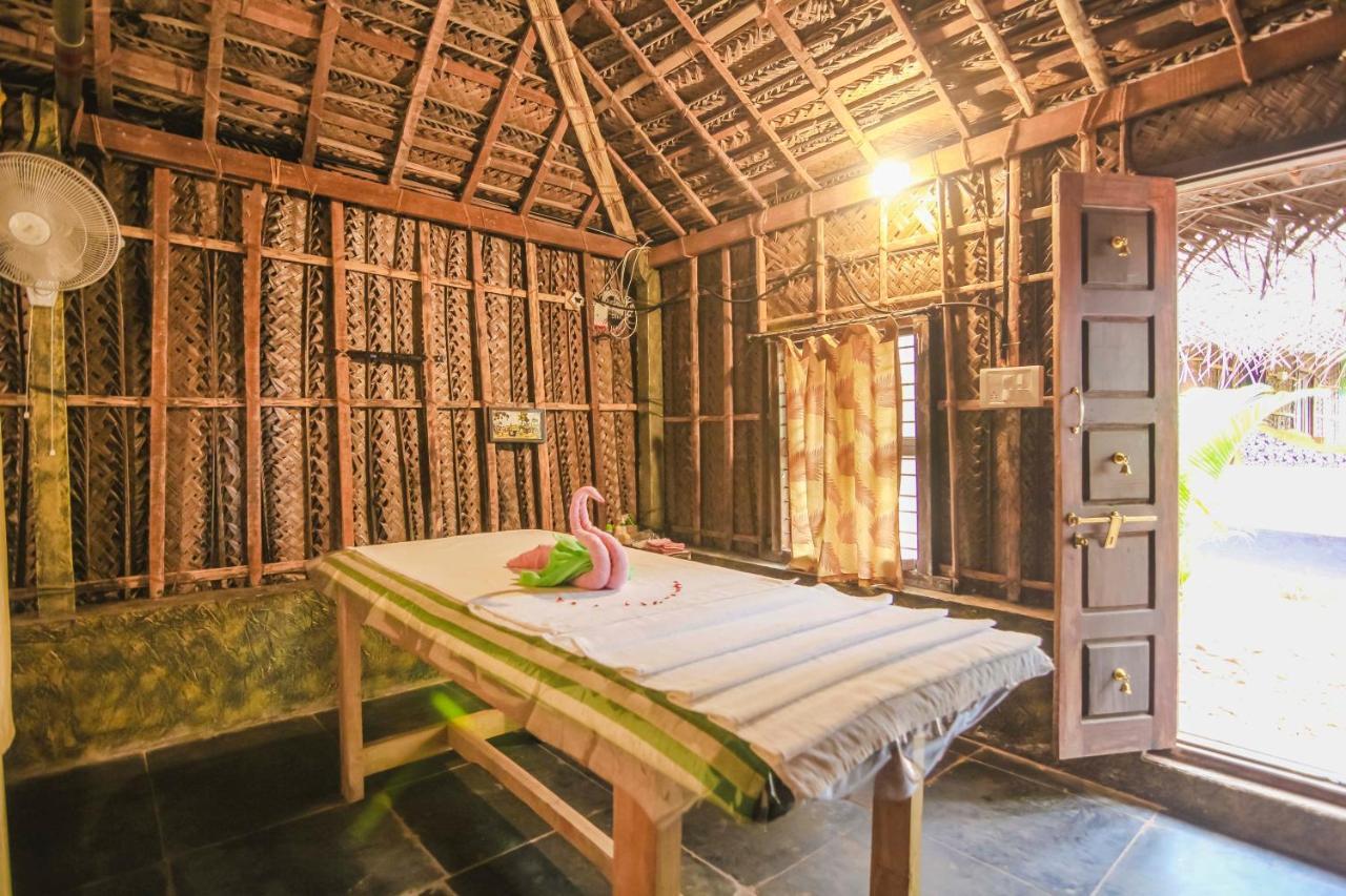 เดอะ ปาล์ม ทรี อายุรเวดิค รีสอร์ต ปัตเนม Hotel Patnem Beach ภายนอก รูปภาพ