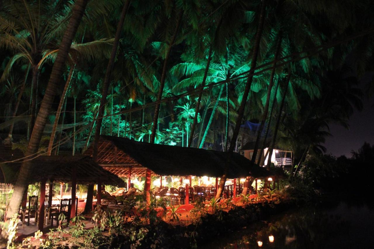 เดอะ ปาล์ม ทรี อายุรเวดิค รีสอร์ต ปัตเนม Hotel Patnem Beach ภายนอก รูปภาพ