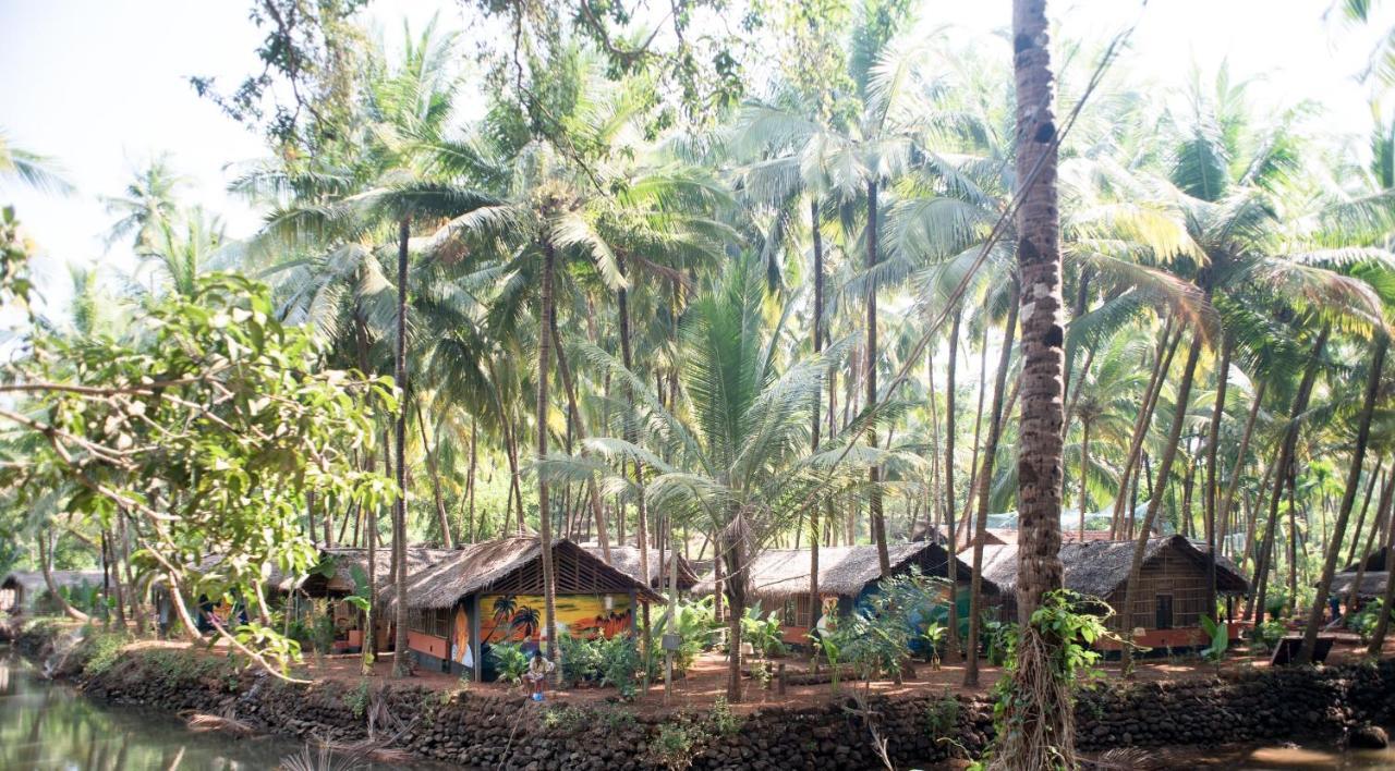 เดอะ ปาล์ม ทรี อายุรเวดิค รีสอร์ต ปัตเนม Hotel Patnem Beach ภายนอก รูปภาพ