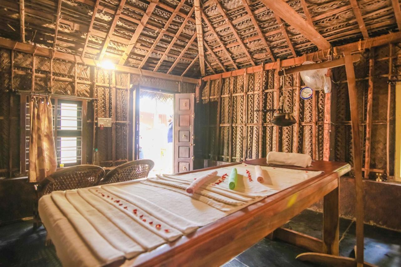 เดอะ ปาล์ม ทรี อายุรเวดิค รีสอร์ต ปัตเนม Hotel Patnem Beach ภายนอก รูปภาพ