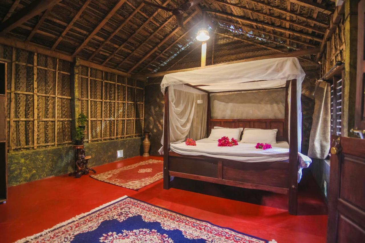 เดอะ ปาล์ม ทรี อายุรเวดิค รีสอร์ต ปัตเนม Hotel Patnem Beach ภายนอก รูปภาพ